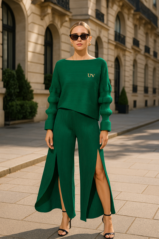 UV ATELIER Modern Asymmetric Pleated Top